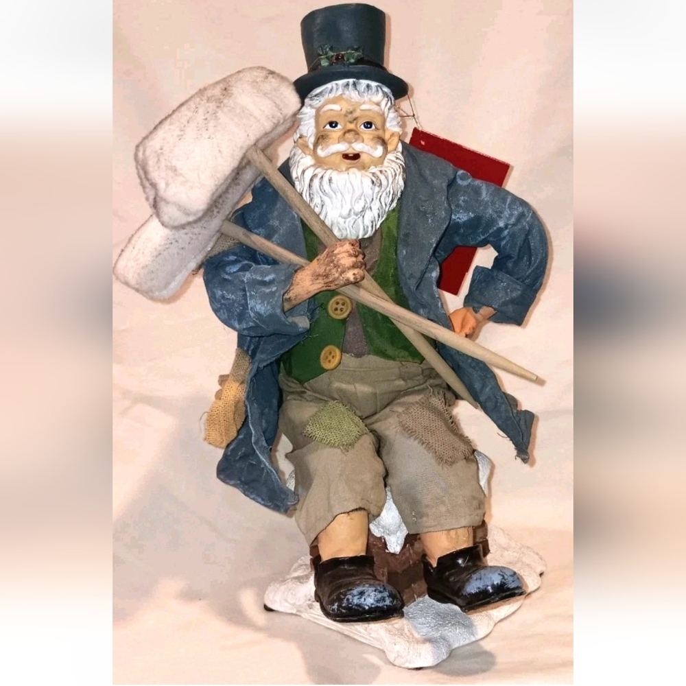 Fabrique Chimney Sweep Santa Claus Christmas Around the World Figurine